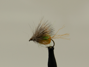 Tying LaFontaine's Emergent Sparkle Pupa